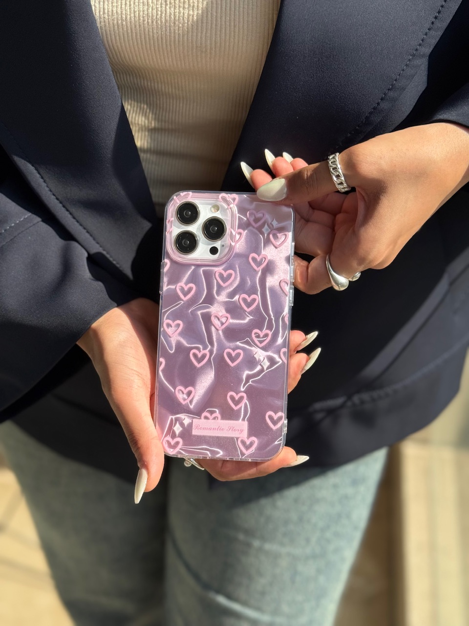 قاب آیفون 13 فانتزی صورتی با طرح قلب و طراحی موج دار دخترونه