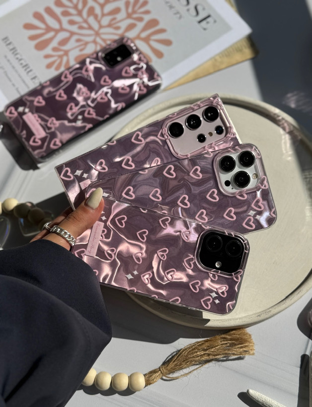 قاب آیفون 13 فانتزی صورتی با طرح قلب و طراحی موج دار دخترونه