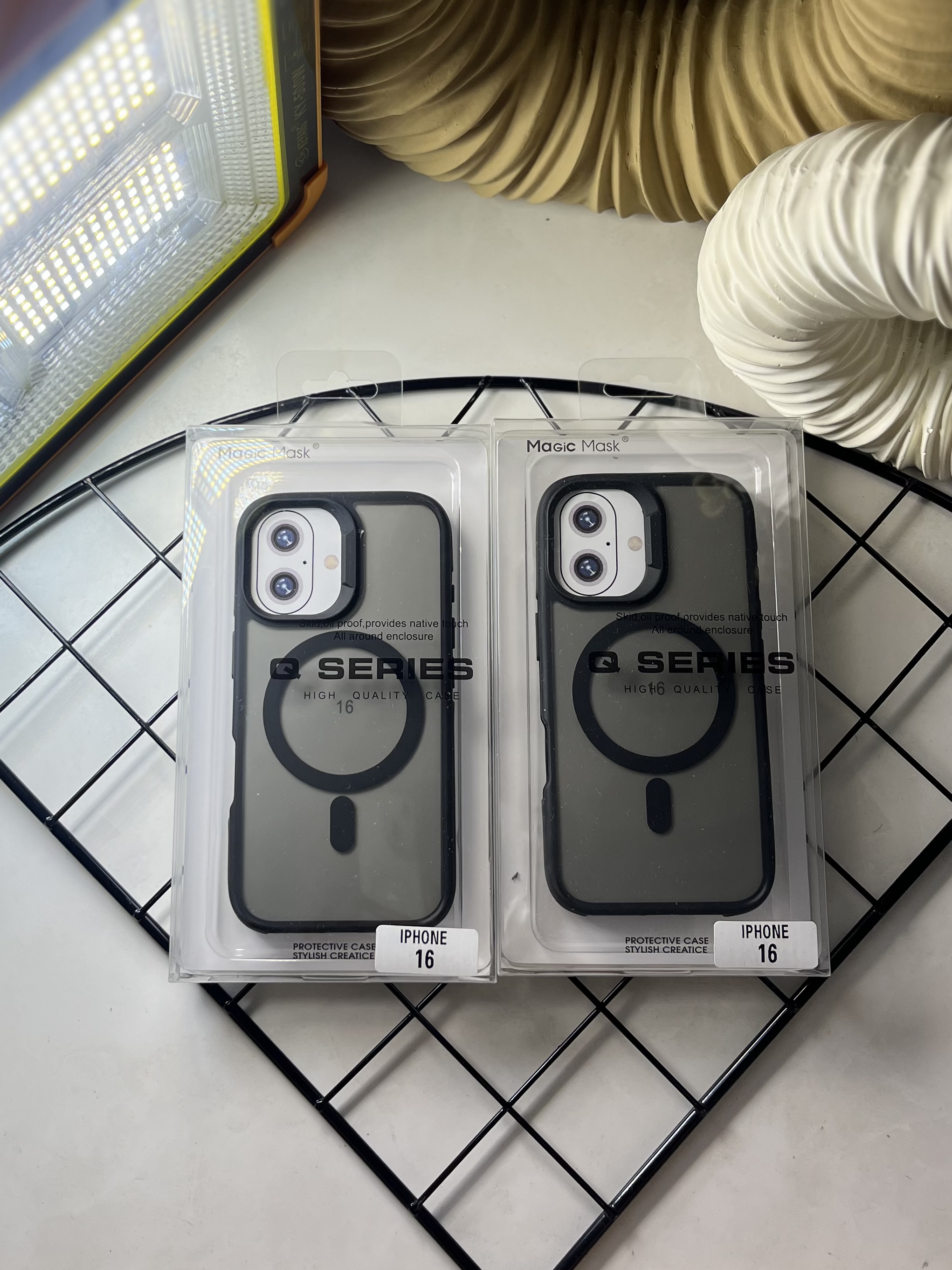 قاب مگ سیف مات Q Series مجیک ماسک مناسب گوشی آیفون  16
